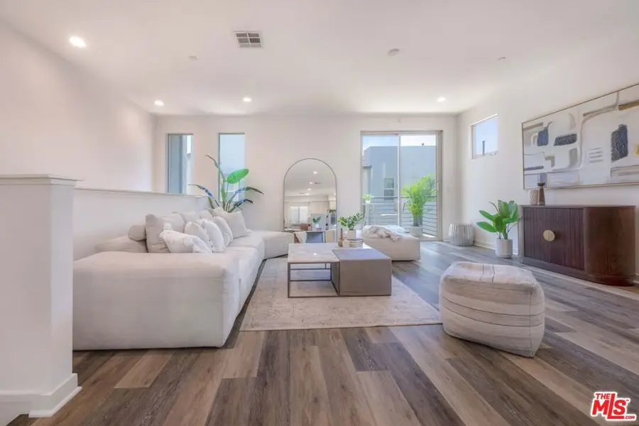 19508 Empire Lane, Northridge, CA 91324 - #2