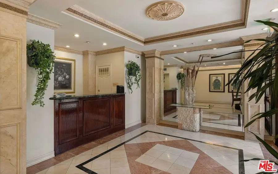 121 N Almont Drive #201, Beverly Hills, CA 90211 - #3