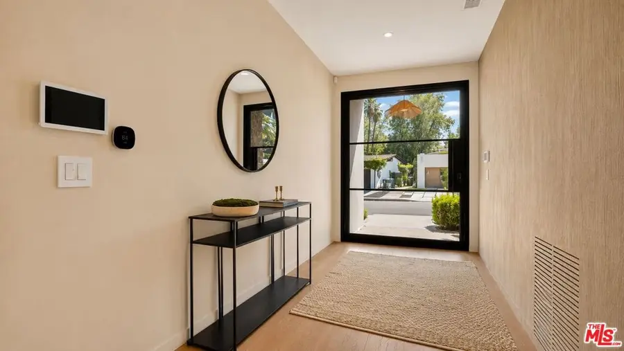 5576 El Canon Avenue, Woodland Hills, CA 91367 - #3