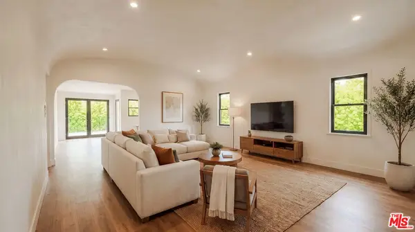 7170 Rosewood Avenue, Los Angeles, CA 90036