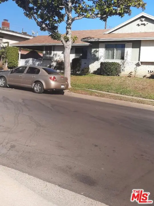 10404 S 3rd Avenue, Inglewood, CA 90303 - #2