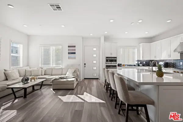 26710 Beartown Lane, Valencia, CA 91381
