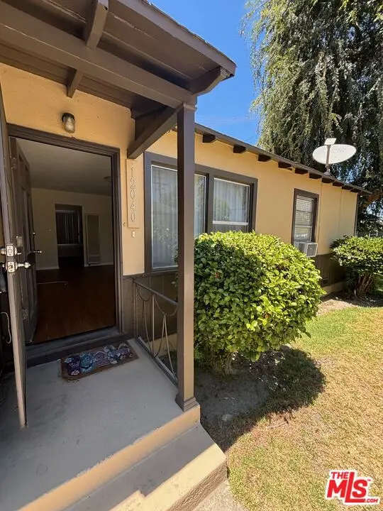 12036 Magnolia Boulevard, Valley Village, CA 91607 - #2