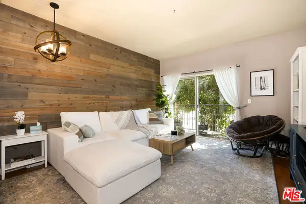 6525 Woodman Avenue #2, Van Nuys, CA 91401
