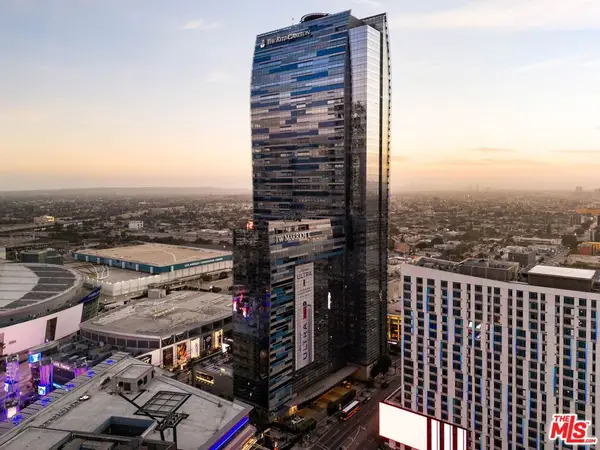 900 W Olympic Boulevard #42E, Los Angeles, CA 90015