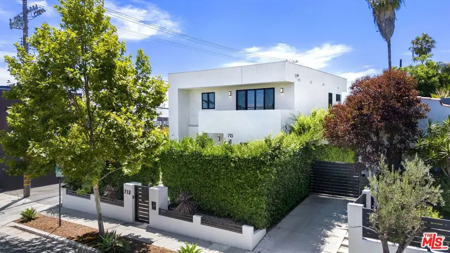 713 N Sierra Bonita Avenue, Los Angeles, CA 90046 - #2