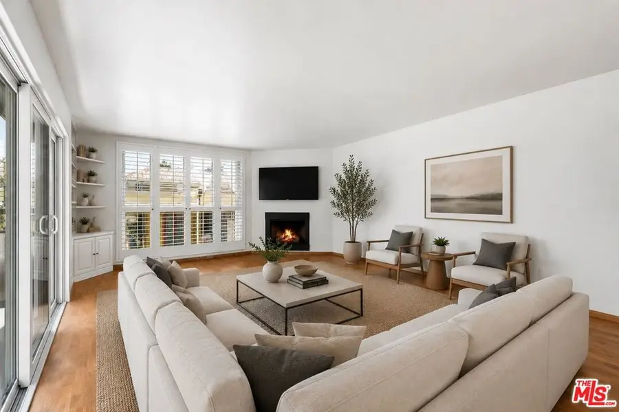 1127 10th St #201, Santa Monica, CA 90403 - #2