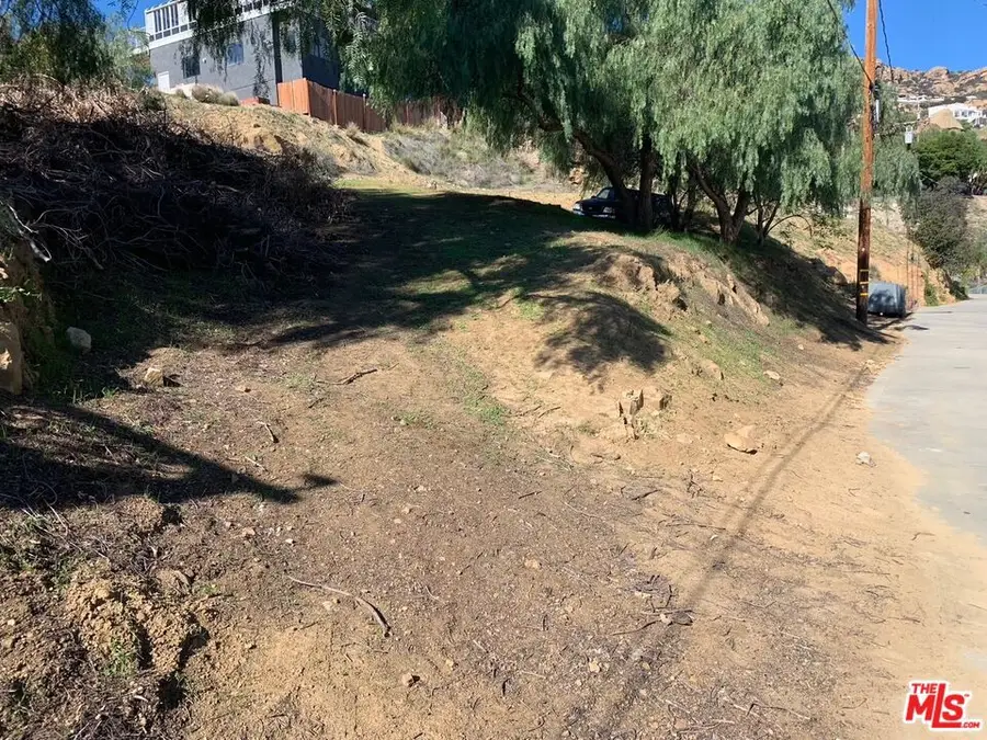 207 S La Gross Way, Chatsworth, CA 91311 - #2