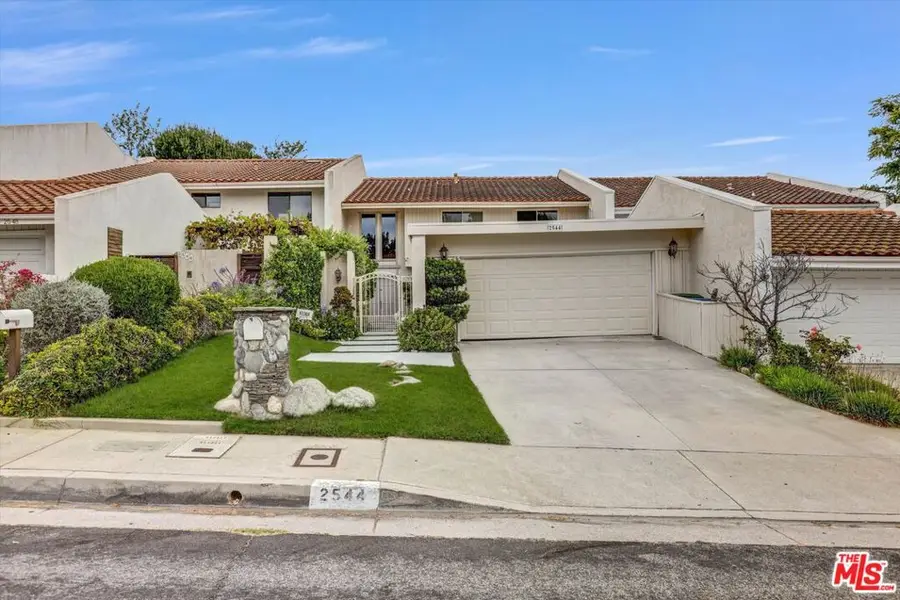 2544 Angelo Drive, Los Angeles, CA 90077 - #3
