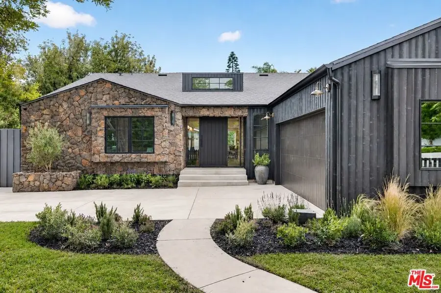 12610 Sarah Street, Studio City, CA 91604 - #3