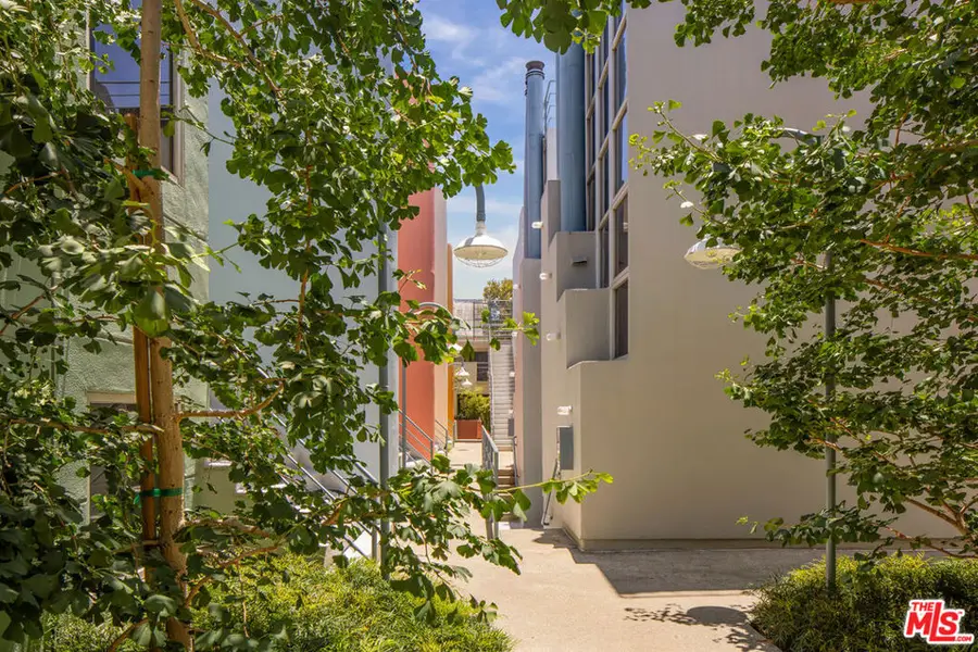 2433 28th Street #B, Santa Monica, CA 90405 - #2