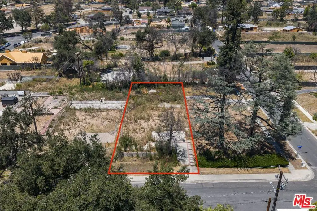 211 E Mendocino Street, Altadena, CA 91001 - #1