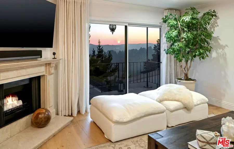 2385 Roscomare Road #D3, Los Angeles, CA 90077 - #2
