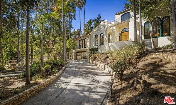 2586 Aberdeen Avenue, Los Angeles, CA 90027