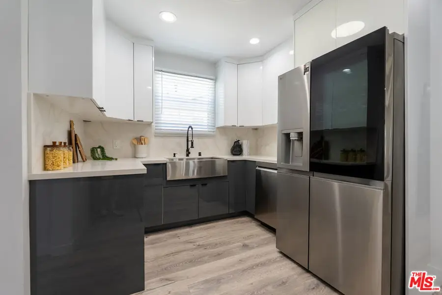 6160 Shoshone Avenue, Encino, CA 91316 - #3