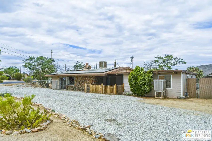 7490 Barberry Avenue, Yucca Valley, CA 92284 - #2