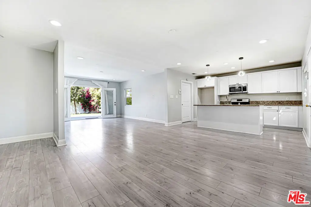 6659 Zelzah Avenue, Reseda, CA 91335 - #1
