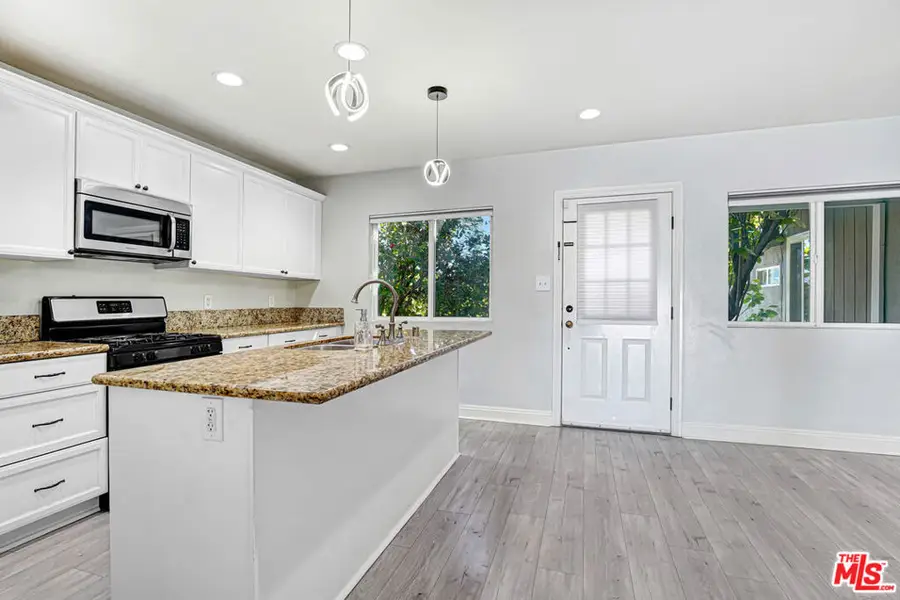 6659 Zelzah Avenue, Reseda, CA 91335 - #2