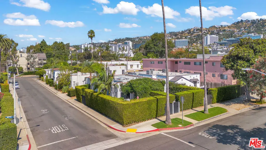8261 Romaine Street, West Hollywood, CA 90046 - #1