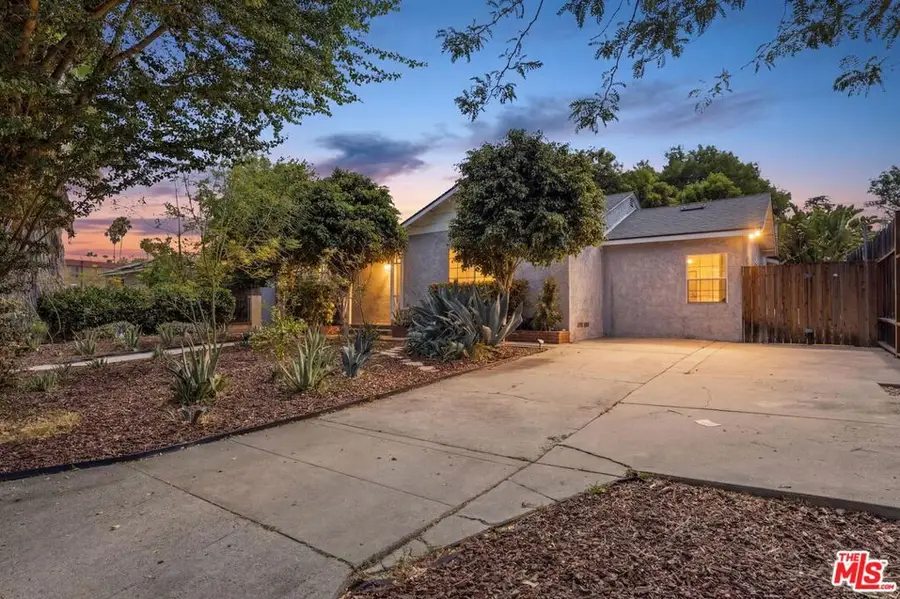 7048 Zelzah Avenue, Reseda, CA 91335 - #2