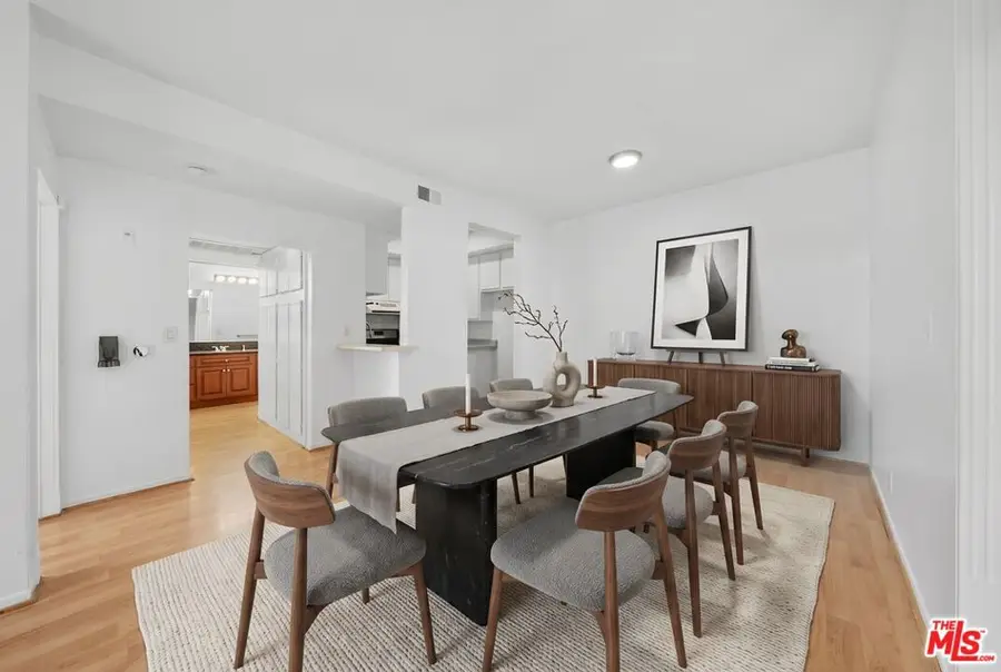 533 S St Andrews Place #203, Los Angeles, CA 90020 - #2