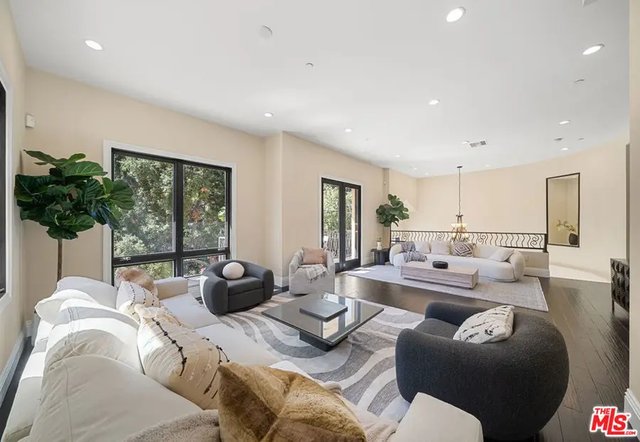 6477 Deep Dell Pl, Los Angeles, CA 90068 - #3