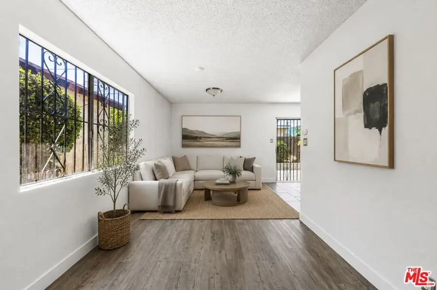 11477 Amboy Avenue, San Fernando, CA 91340 - #2