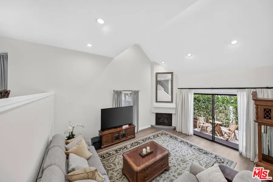 15173 Magnolia Boulevard #F, Sherman Oaks, CA 91403 - #3