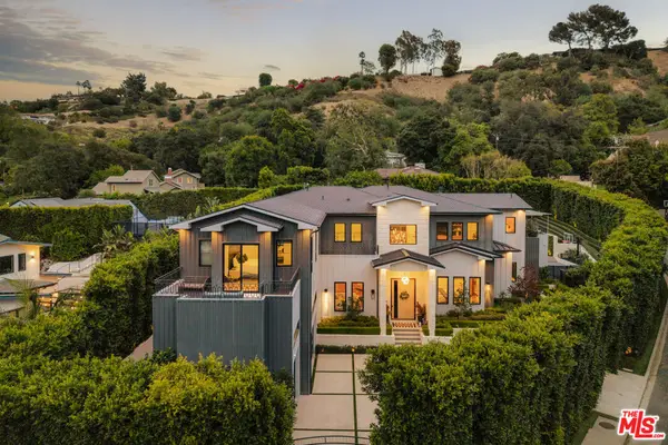 15321 Kingswood Lane, Sherman Oaks, CA 91403