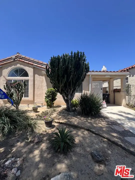 1271 W 81st Street, Los Angeles, CA 90044 - #3