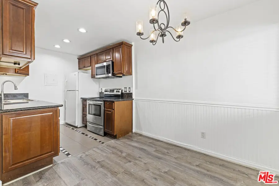 10757 Hortense Street #303, Toluca Lake, CA 91602 - #3