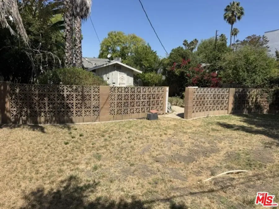 5136 Noble Avenue, Sherman Oaks, CA 91403 - #2