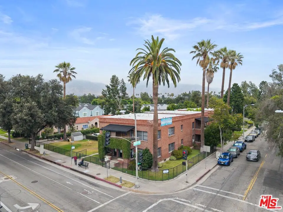 239 E Villa Street, Pasadena, CA 91101 - #1