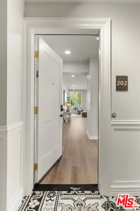 7428 Santa Monica Boulevard #202, West Hollywood, CA 90046 - #2