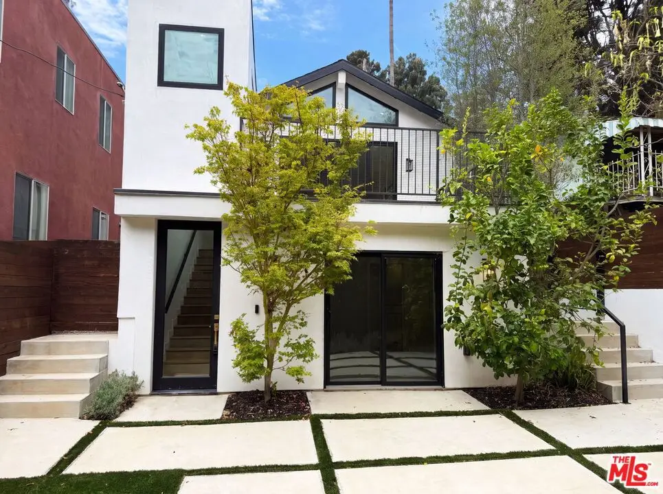 8723 Lookout Mountain Avenue, Los Angeles, CA 90046 - #1