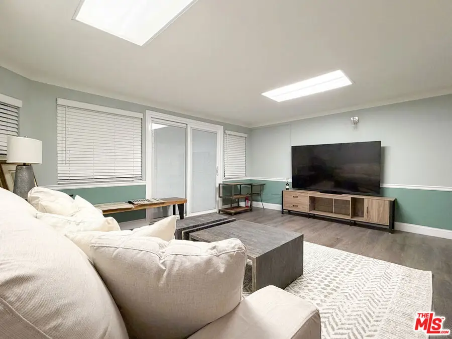 942 S Bronson Avenue, Los Angeles, CA 90019 - #2