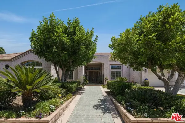 9550 White Oak Avenue, Los Angeles, CA 91325