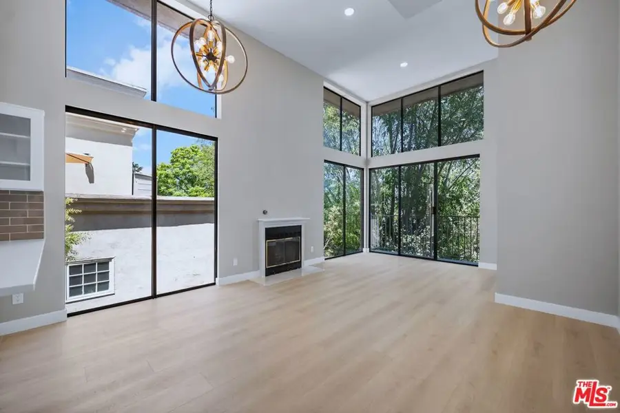 869 S Wooster Street #301, Los Angeles, CA 90035 - #2