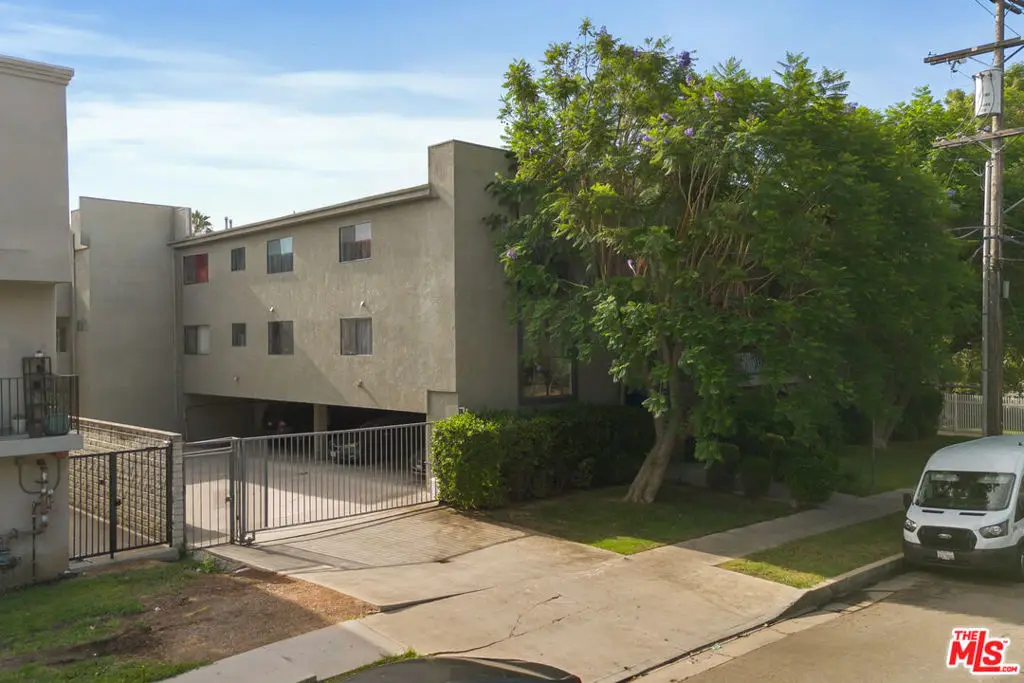 6590 Hazeltine Avenue, Van Nuys, CA 91401 - #1