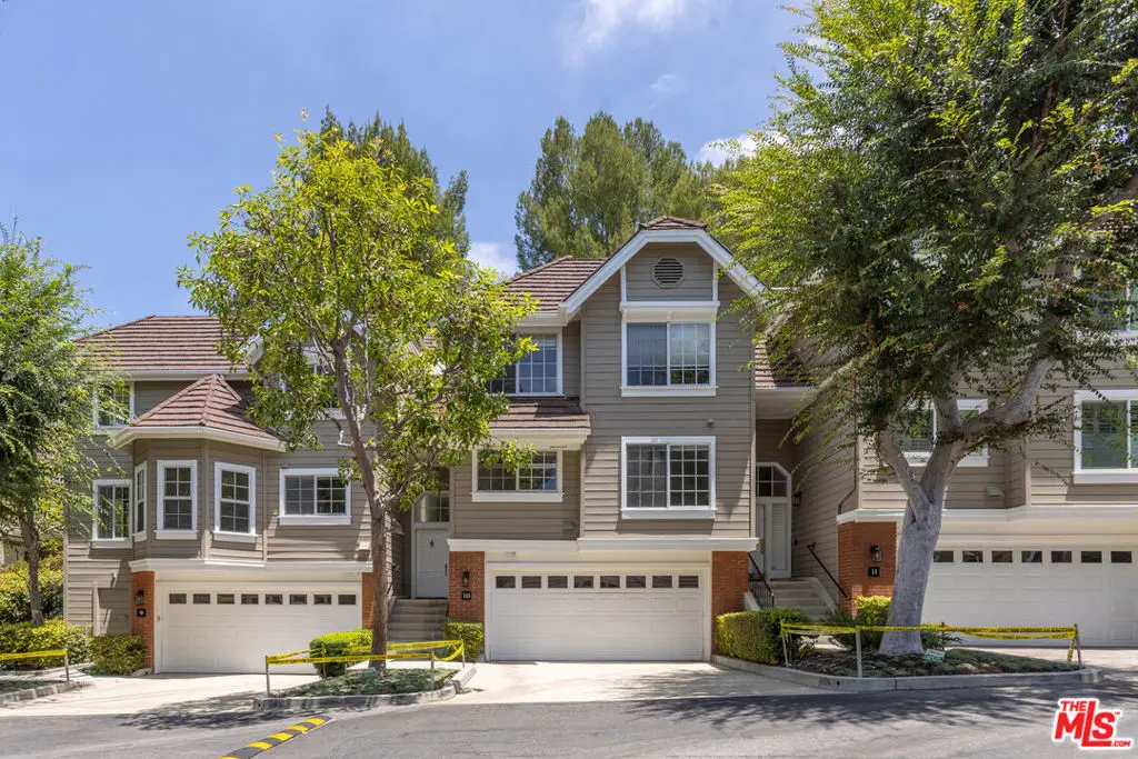 20950 Oxnard Street #10, Woodland Hills, CA 91367 - #1