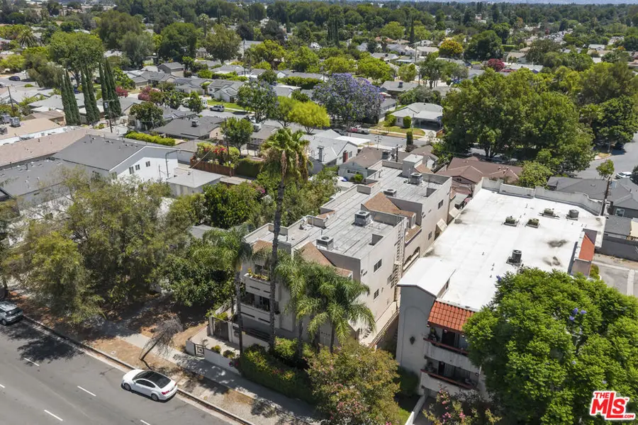 6440 Balboa Boulevard, Lake Balboa, CA 91406 - #2