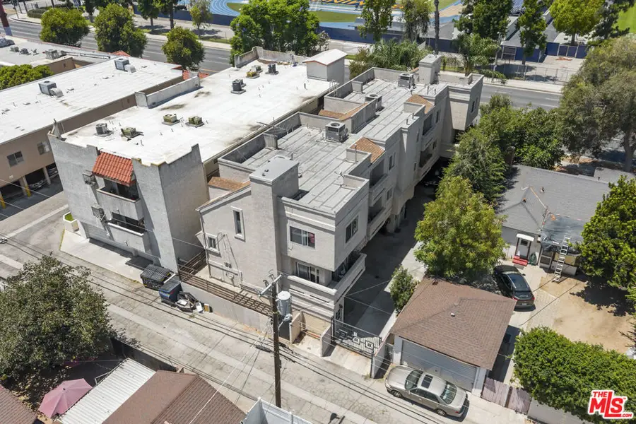 6440 Balboa Boulevard, Lake Balboa, CA 91406 - #3