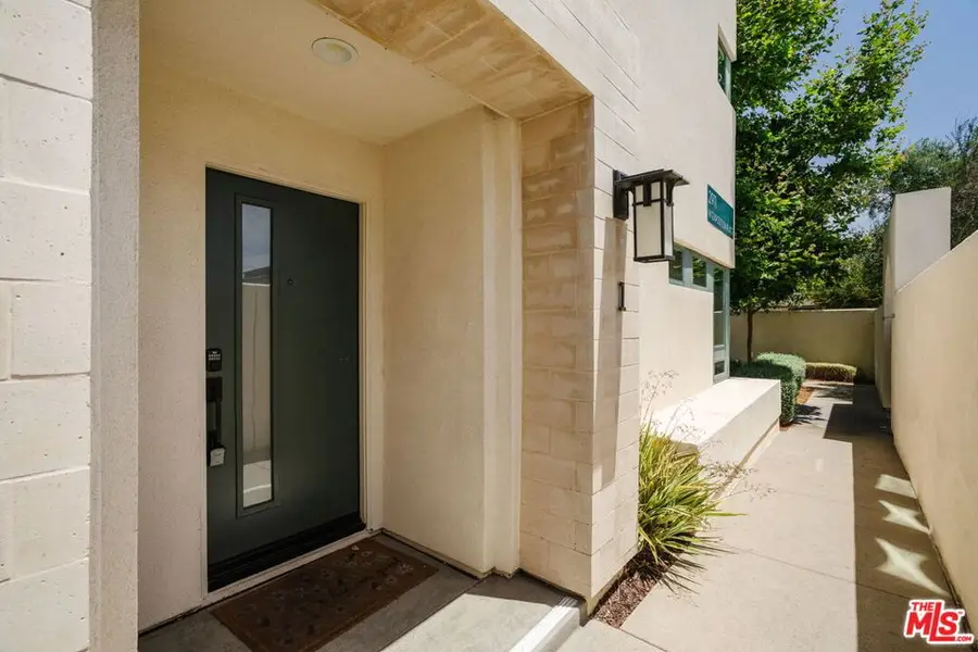 2911 Exposition Place #1, Los Angeles, CA 90018 - #3