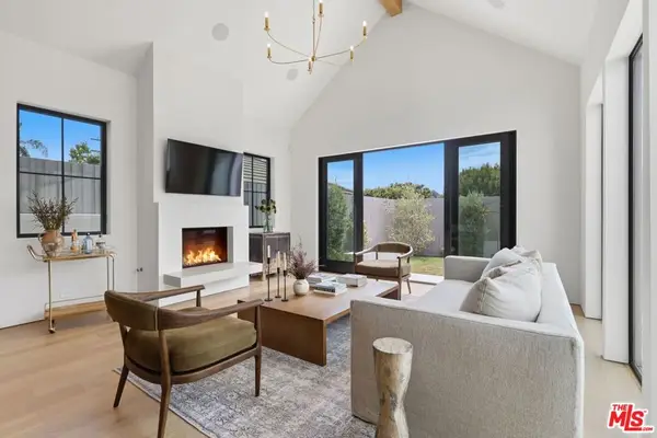 7841 Stewart Avenue, Los Angeles, CA 90045