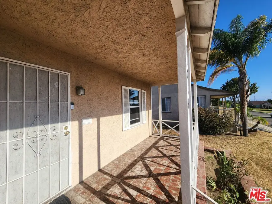 11016 S Manhattan Place, Los Angeles, CA 90047 - #3