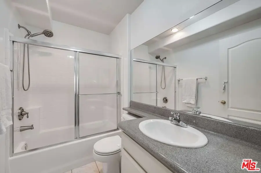 10924 Bloomfield Street #7, North Hollywood, CA 91602 - #2