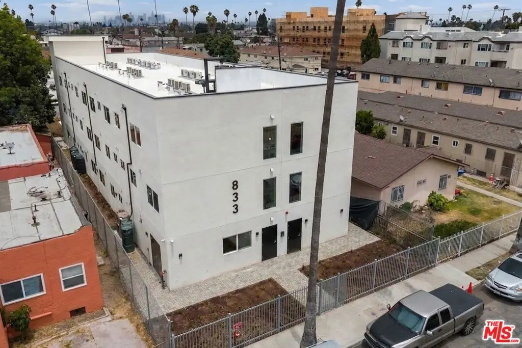833 W 84th Street, Los Angeles, CA 90044 - #1