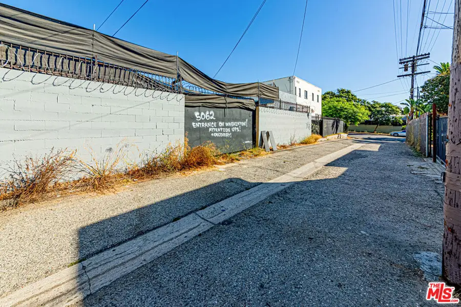 5062 W Washington Boulevard, Los Angeles, CA 90016 - #3