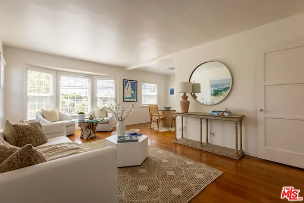 1121 Grant Avenue, Venice, CA 90291