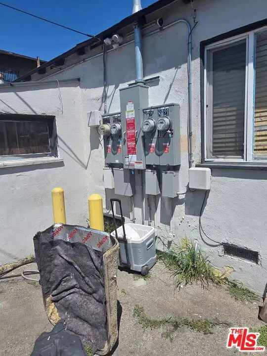 8719 Orchard Avenue, Los Angeles, CA 90044 - #2